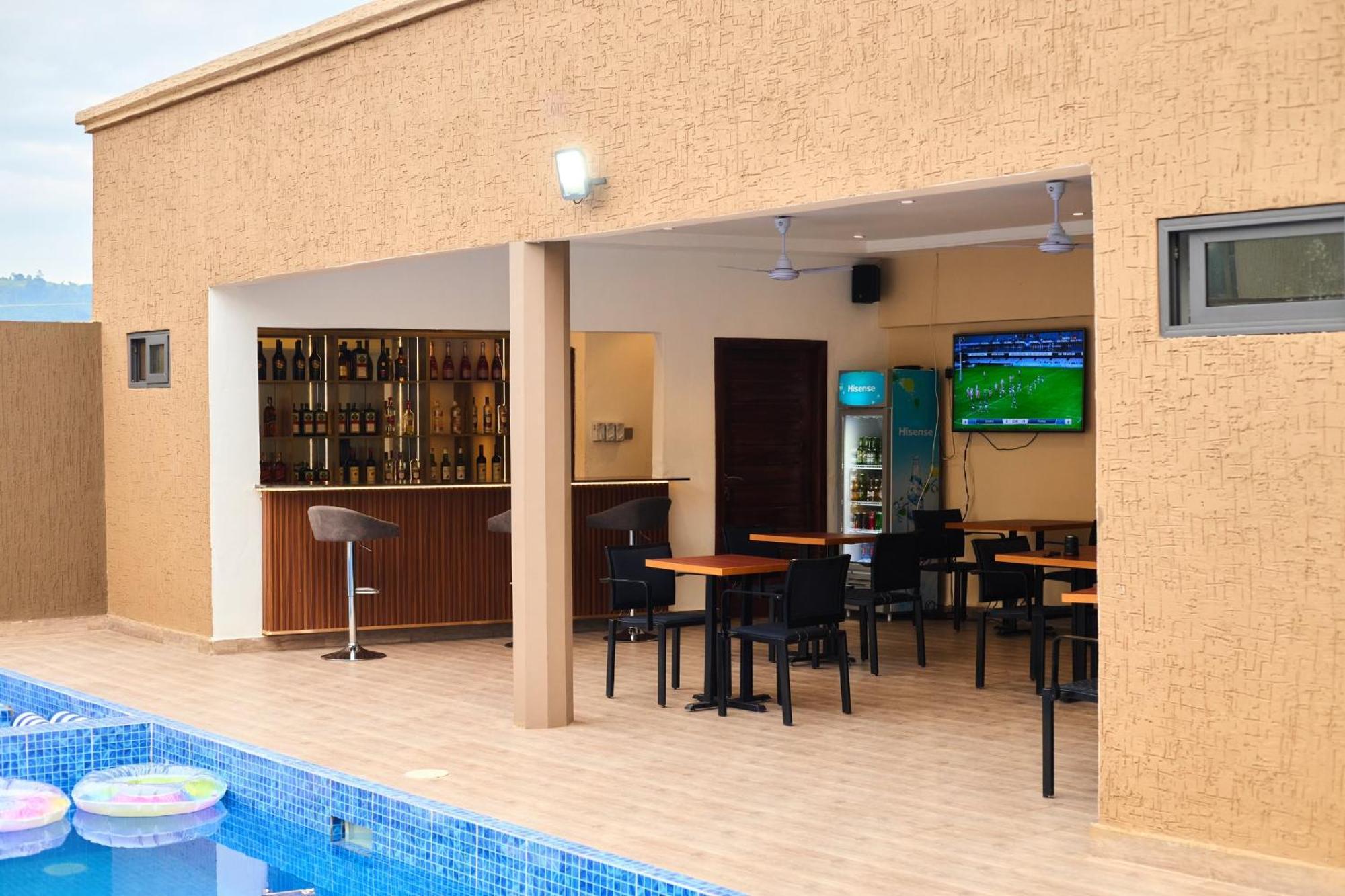 Aiden Homes And Apartments Hotel Koforidua Exteriér fotografie